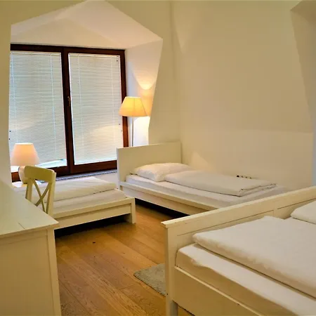 Hotel Economy